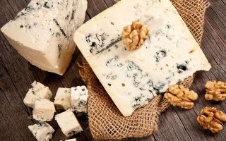 De ce este utilă brânza mucegăită și poate fi consumată